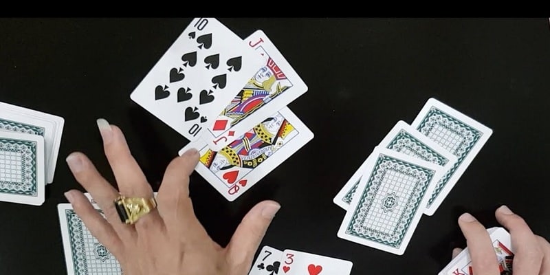 Chơi liêng tại game bài 33WIN
